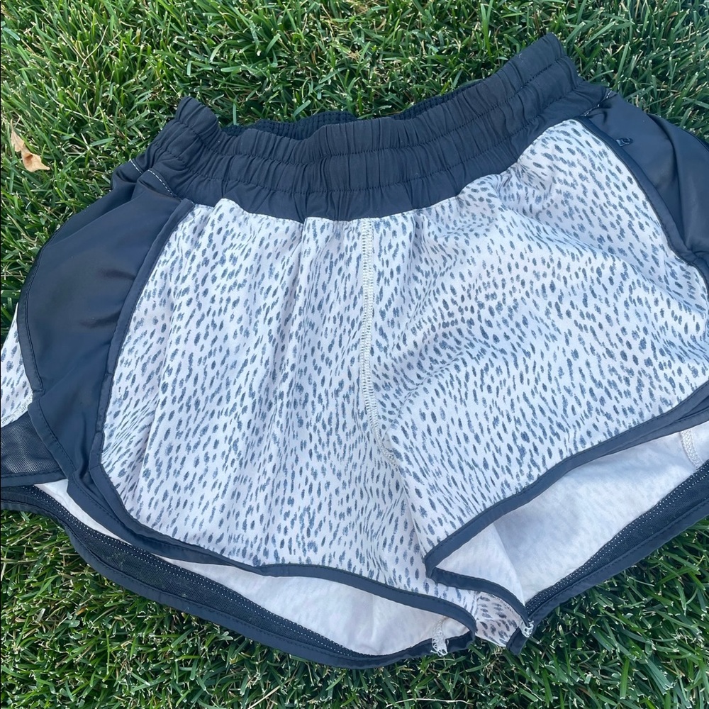 lulu lemon shorts!